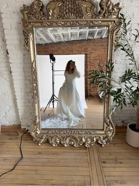 Vintage wedding gown size 4-6 small/medium